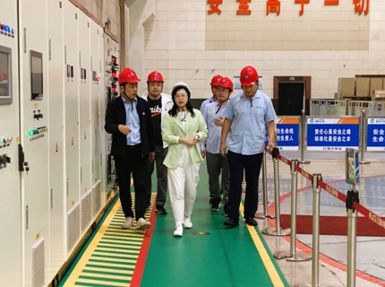 陈印辉查抄领导江垭电站安全出产工作并探望慰问节日期间值班员工