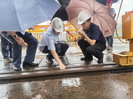 公司辅导在江垭电站带班查抄防汛安全工作
