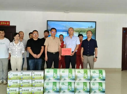 公司工会到风电项目一线“送清冷”