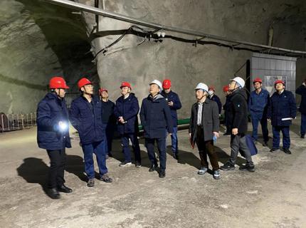 徐磊到江垭电站发展春节前查抄慰问