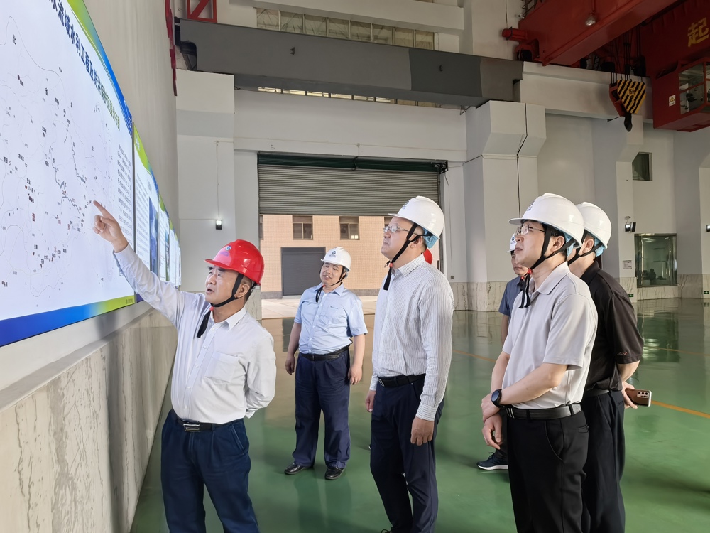 adf2efc20c384b70ac52a78a5e2665ca