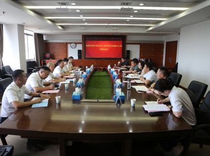 陈印辉与水电九局总经理肖进城互换座谈